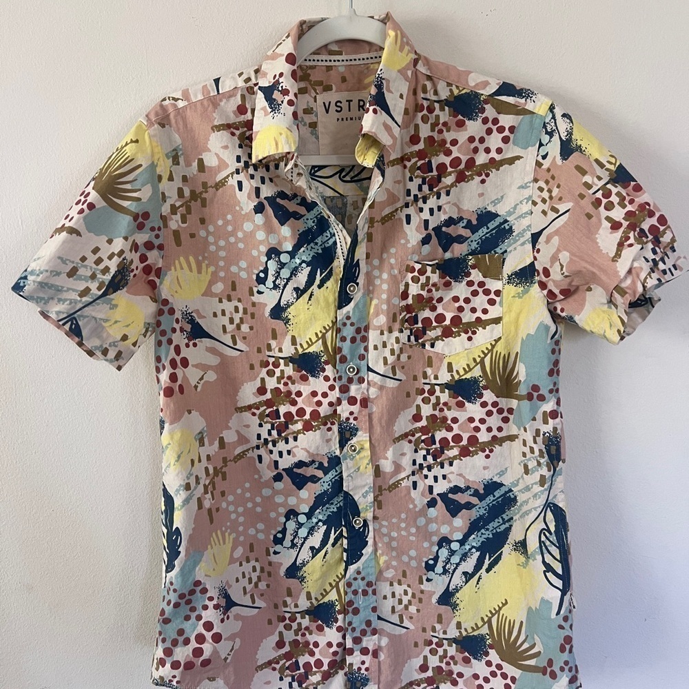 Casual Pink and Blue Button Down Shirt with Artistic Pattern 310